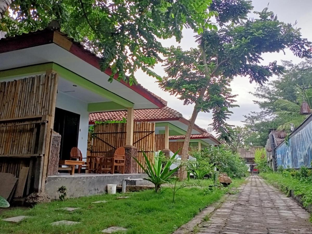 Creative Bungalow Beach Front Gili Trawangan Eksteriør billede