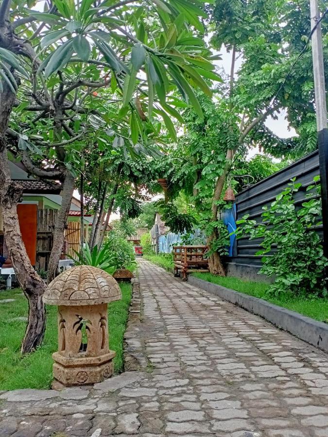 Creative Bungalow Beach Front Gili Trawangan Eksteriør billede